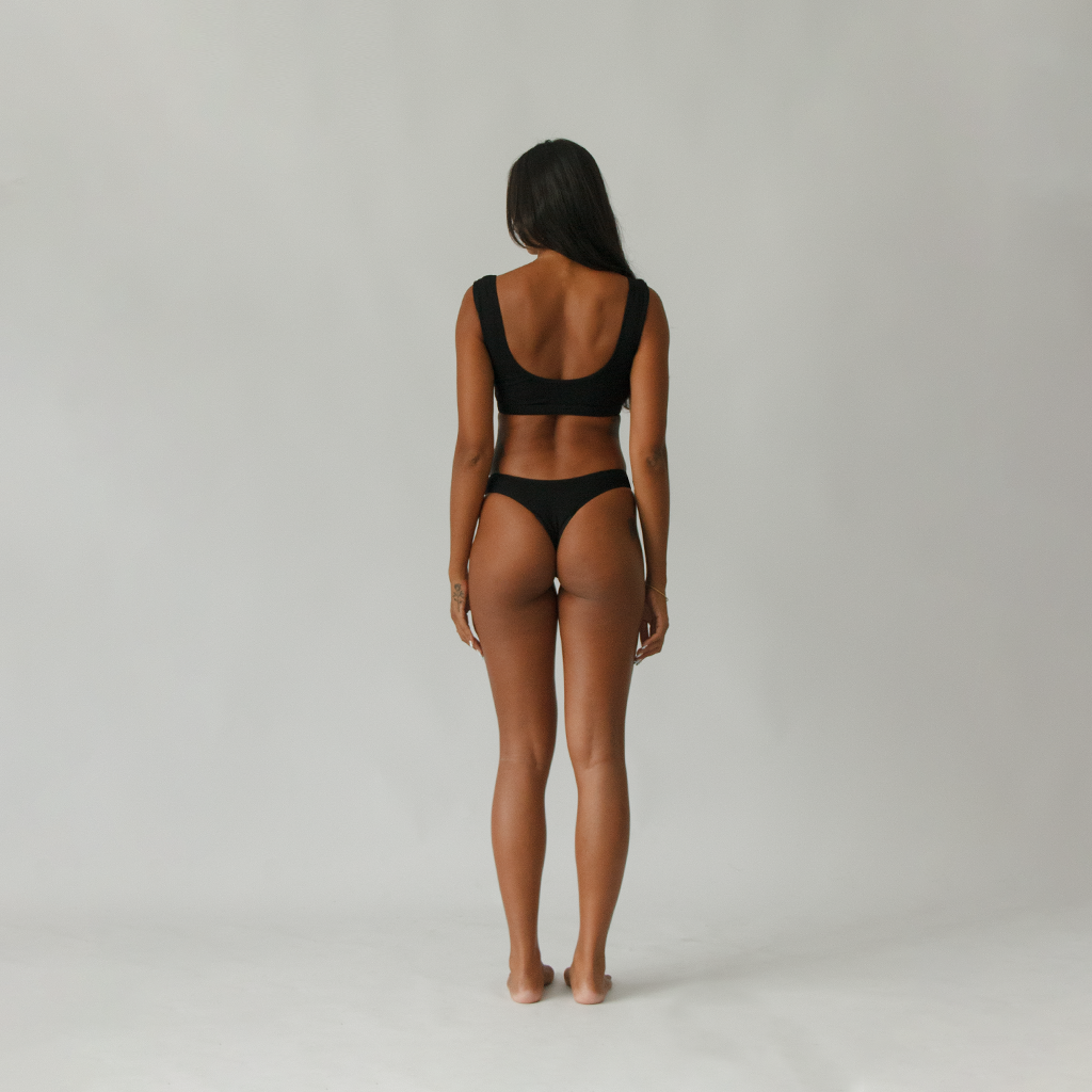Fiji Thong: Sumi